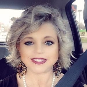 Meet your Posher, Dana